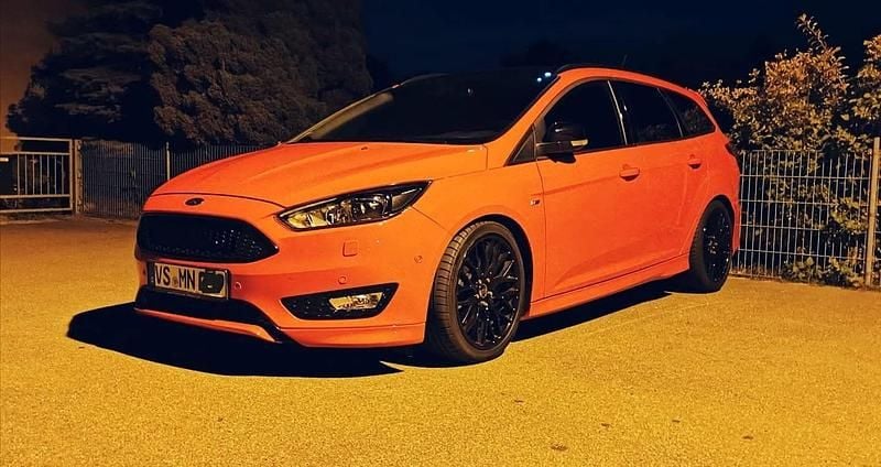 Gebraucht Ford Focus ST-Line 182 PS (133 kW) 2018 Rot Kombi