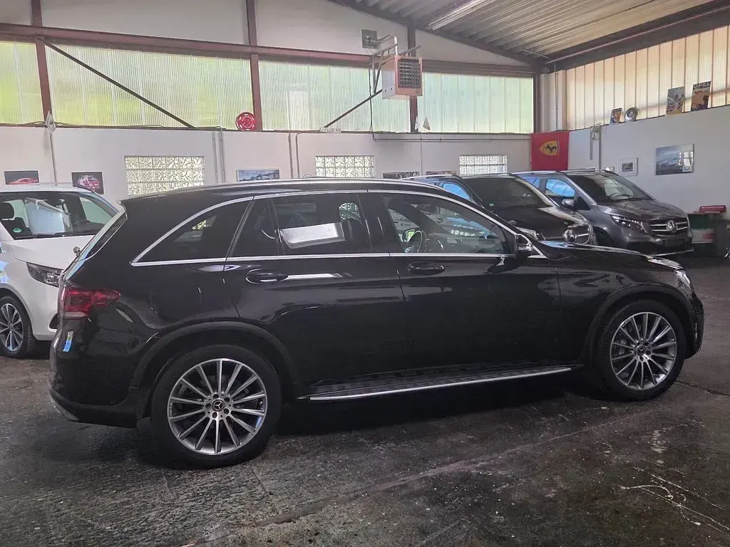 Gebraucht Mercedes GLC200 AMG line 197 PS (144 kW) 2020 Schwarz SUV