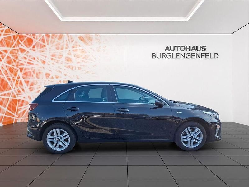 Gebraucht Kia Ceed Vision 99 PS (72 kW) 2019 Schwarz Kleinwagen