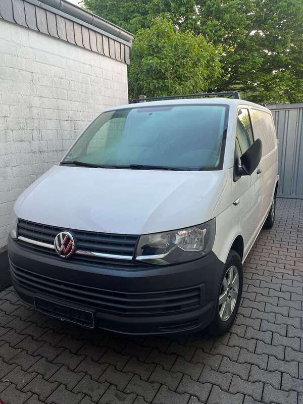 Candyweiß Gebraucht 2017 VW T6 Van | 14.999 € - Bild 1/4