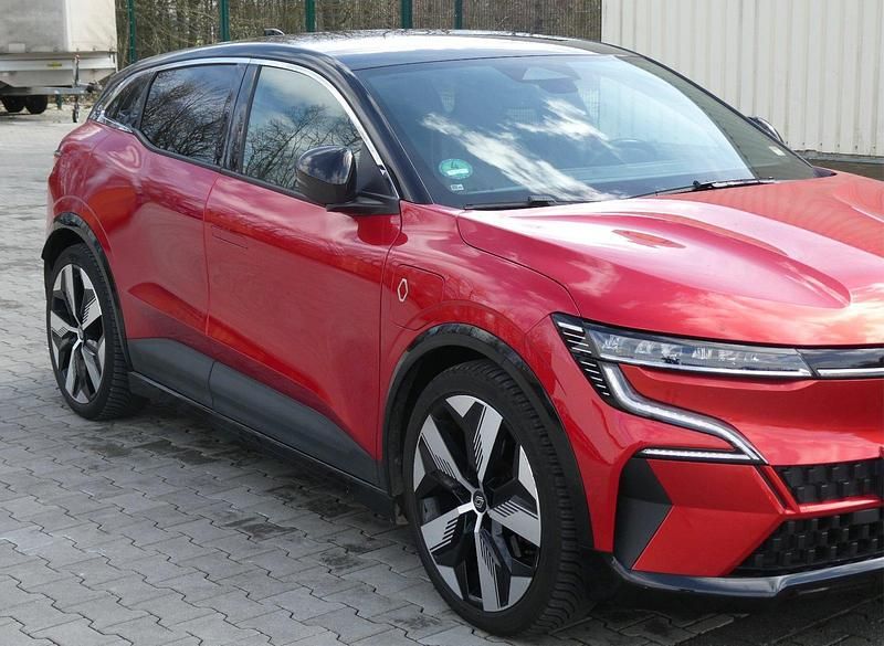 Gebraucht Renault Megane E-Tech 161 kW (220 PS) 2022 Rot Kleinwagen