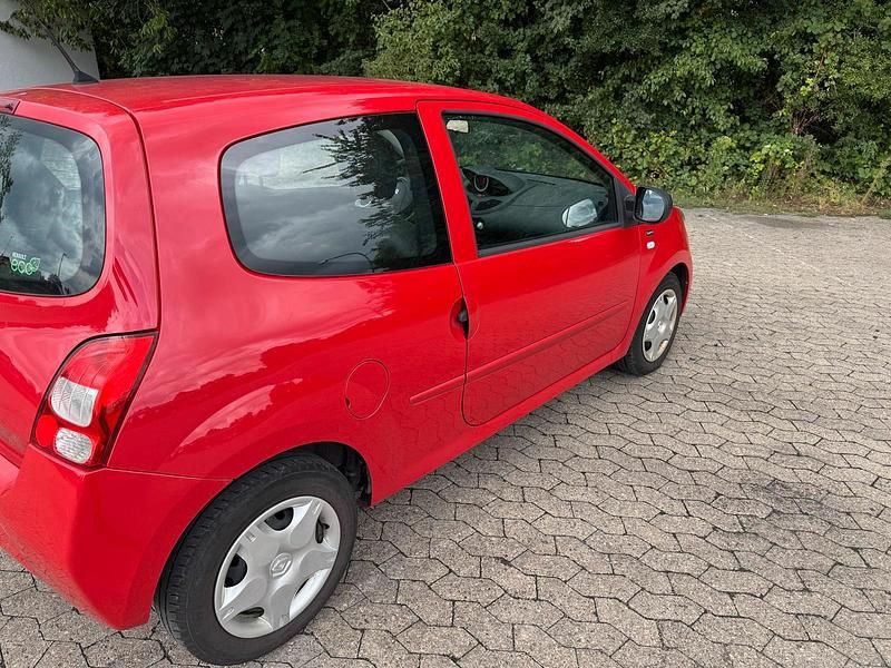 Gebraucht Renault Twingo 75 PS (55 kW) 2011 Rot Kleinwagen