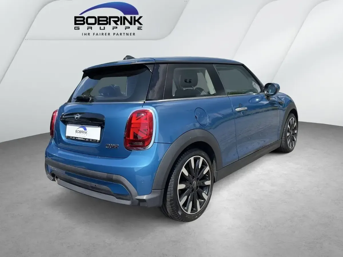 Gebraucht Mini Cooper Classic 136 PS (100 kW) 2021 Blau Kleinwagen