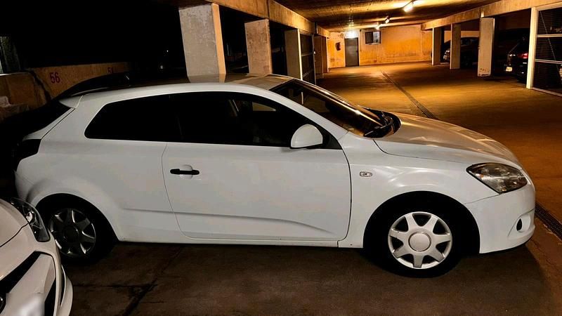 Gebraucht Kia Ceed 116 PS (85 kW) 2008 Weiß Kleinwagen