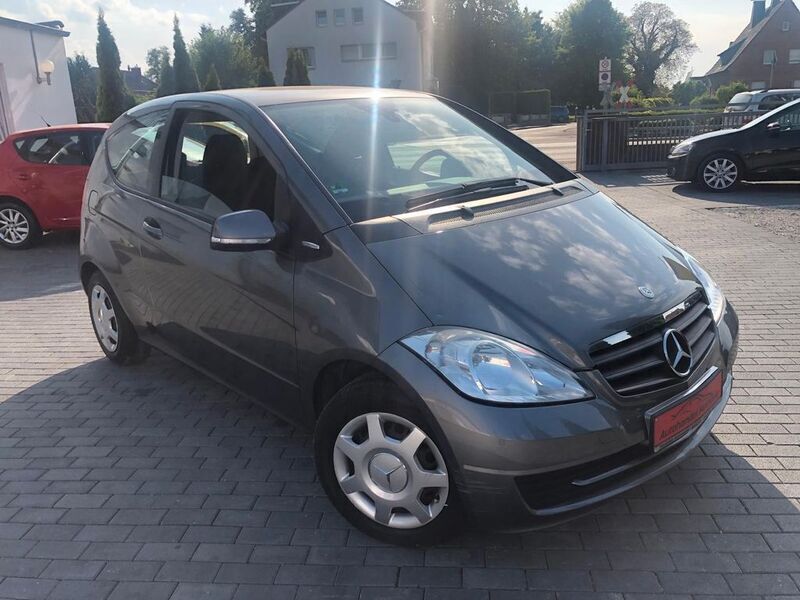 Grau Gebraucht 2010 Mercedes A160 Kleinwagen | 1.799 € (Guter Preis) - Bild 1/4