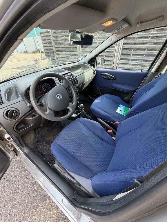 Gebraucht Fiat Punto Dynamic 60 PS (44 kW) 2004 Silber Kleinwagen