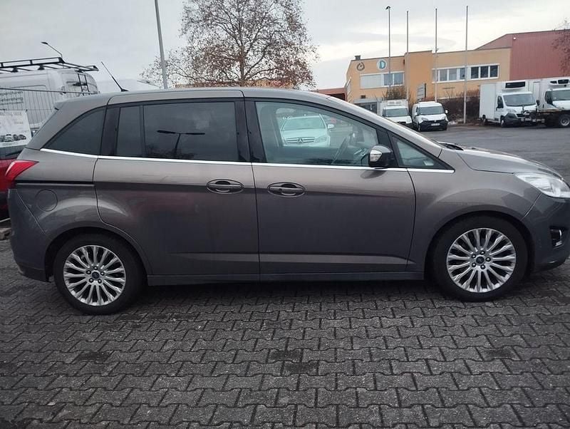 Gebraucht Ford Grand C-Max Titanium 125 PS (91 kW) 2014 Braun Van / Kleinbus