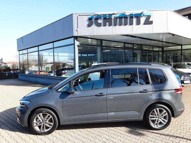 Neu VW Touran 150 PS (110 kW) 2025 Grau Van / Kleinbus