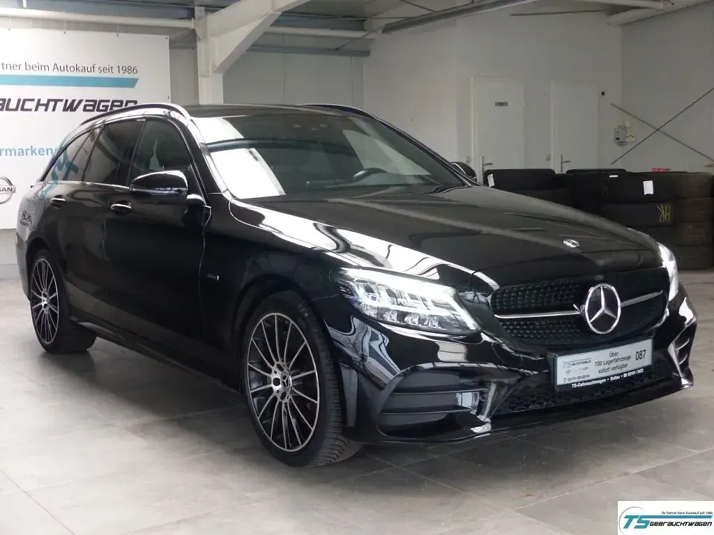 Gebraucht Mercedes 300 Edition 306 PS (225 kW) 2021 Schwarz schwarz  unilack Kombi