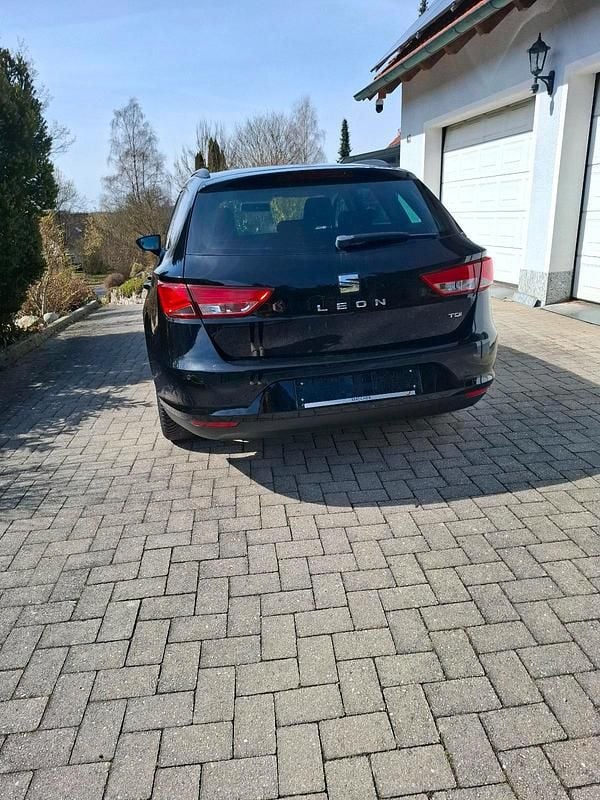 Usata Seat Leon 105 CV (77 kW) 2015 Nero Station wagon