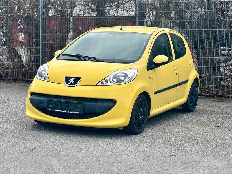 Gebraucht Peugeot 107 68 PS (50 kW) 2006 Gelb Kleinwagen