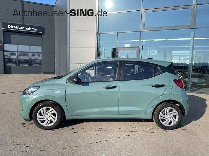 Neu Hyundai i10 63 PS (46 kW) 2025 Grün Kleinwagen