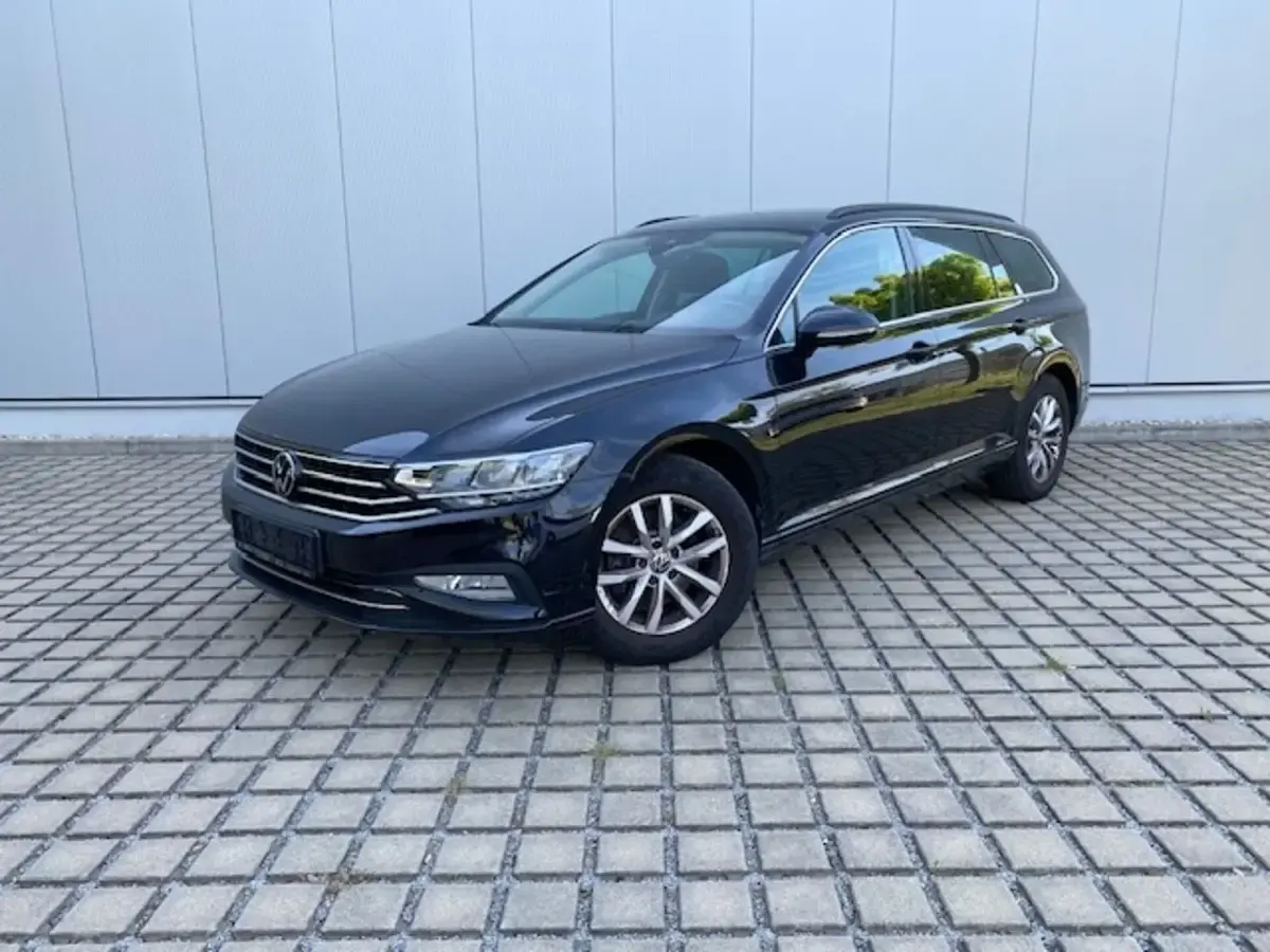 Gebraucht VW Passat Business 150 PS (110 kW) 2023 Kombi