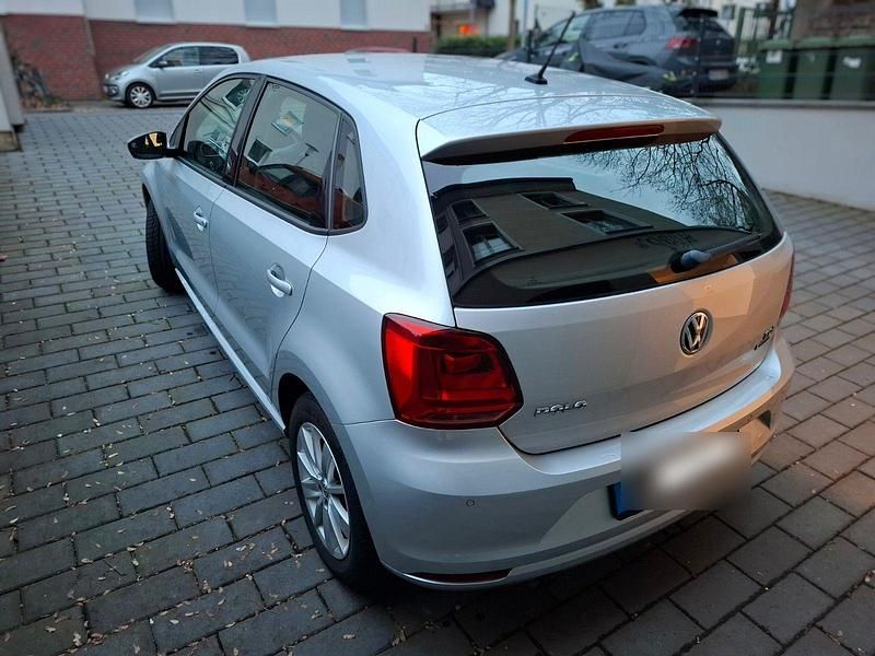 Gebraucht VW Polo 90 PS (66 kW) 2017 Silber Kleinwagen