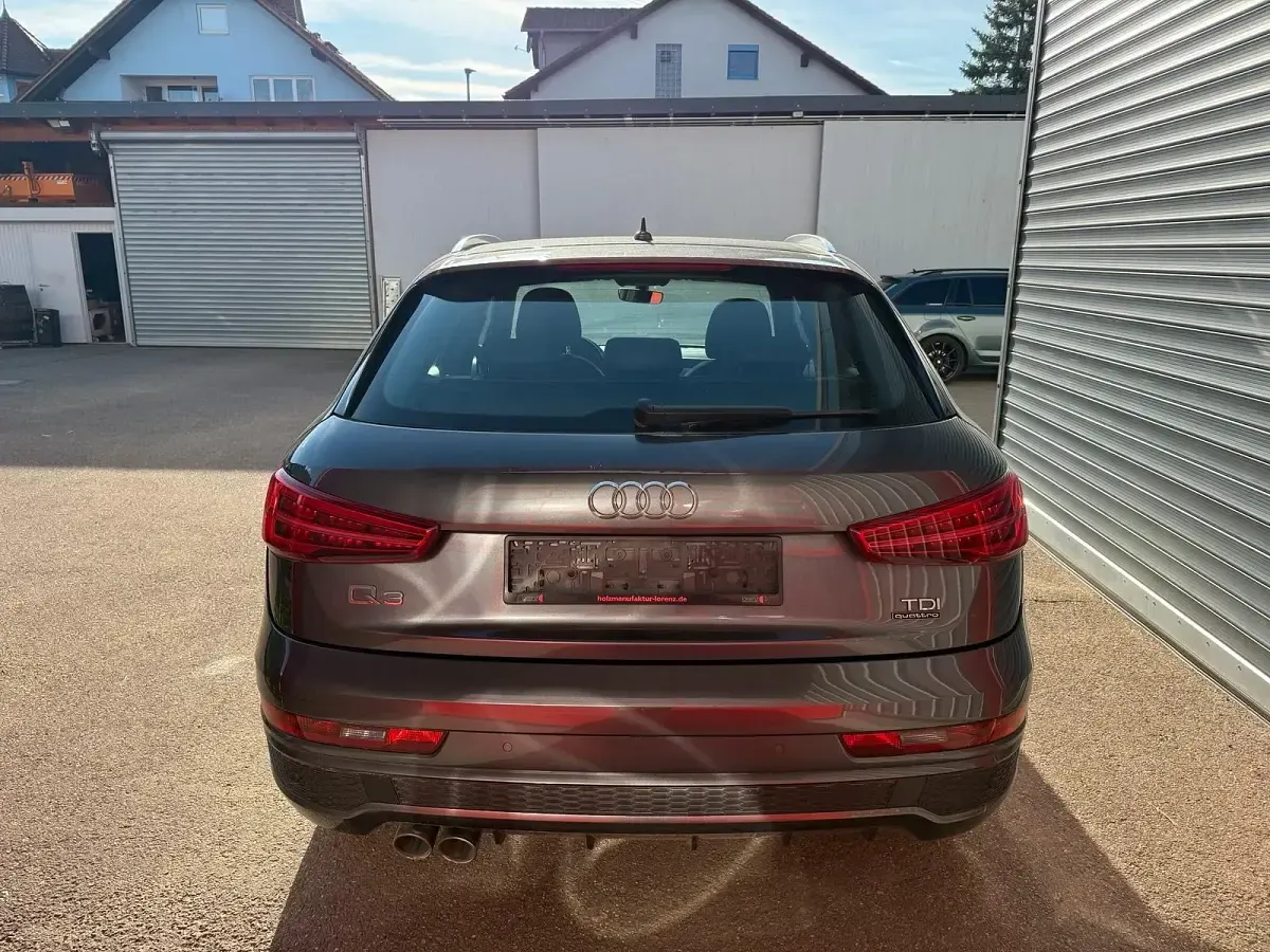 Gebraucht Audi Q3 S-Line 185 PS (136 kW) 2016 Grau SUV