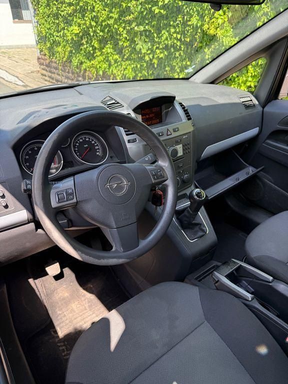 Gebraucht Opel Zafira Edition 94 PS (69 kW) 2006 Silber Van / Kleinbus