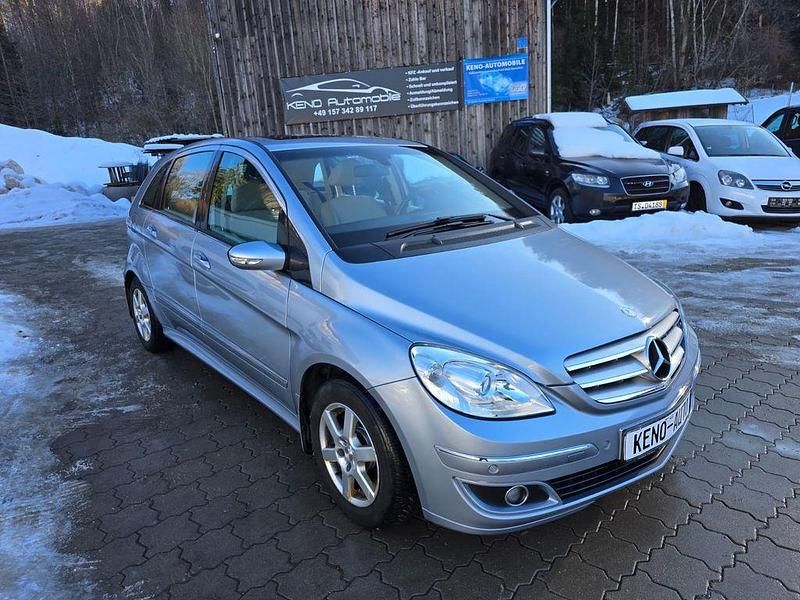 Gebraucht Mercedes B200 136 PS (100 kW) 2006 Silber Van / Kleinbus