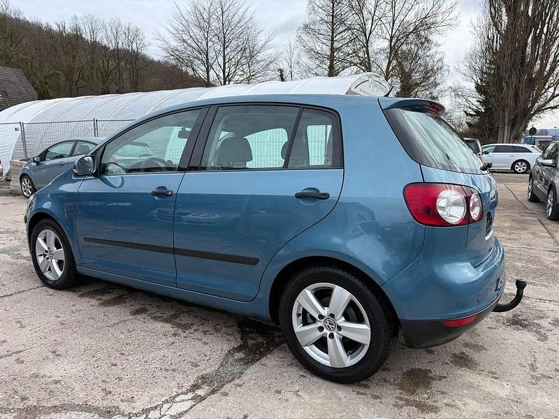 Gebraucht VW Golf IV Trendline 102 PS (75 kW) 2005 New river blue metallic Limousine