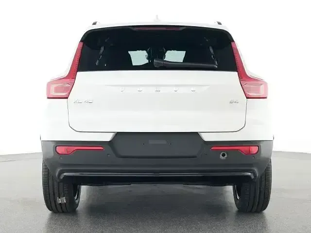 Gebraucht Volvo XC40 Plus 197 PS (144 kW) 2025 Weiß SUV