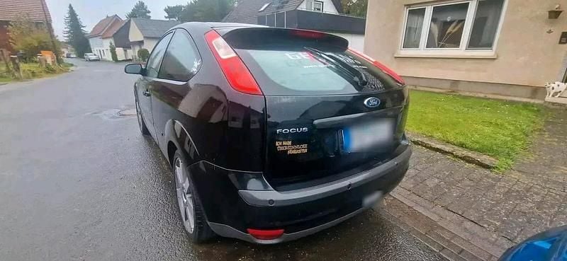 Second-hand Ford Focus 145 CP (106 kW) 2005 Negru Hatchback