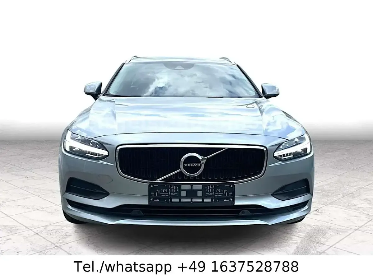 Gebraucht Volvo V90 Momentum 190 PS (139 kW) 2018 477 electric silver metallic / Kombi