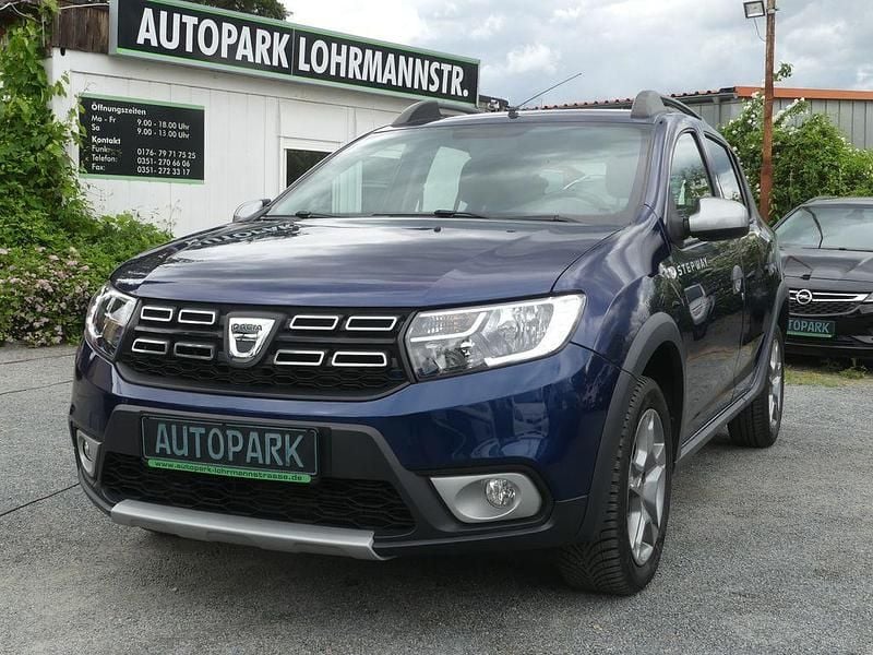 Blau Gebraucht 2017 Dacia Sandero Prestige Kleinwagen | 8.700 € (Guter Preis) - Bild 1/4