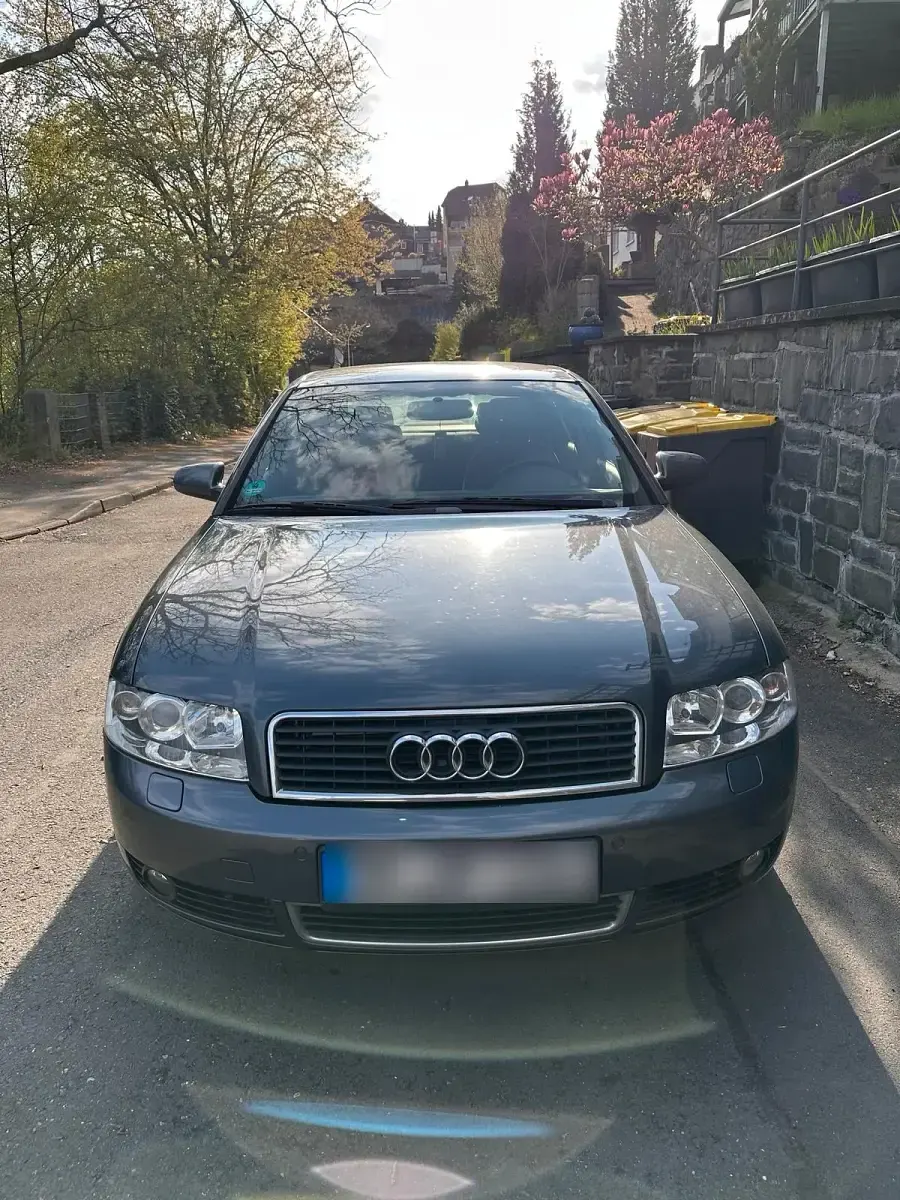 Second-hand Audi A4 130 CP (95 kW) 2004 Gri Berlinǎ