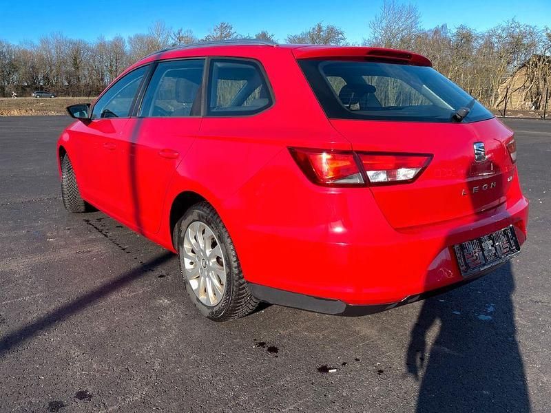 Gebraucht Seat Leon ST Style 125 PS (91 kW) 2016 Rot Kombi