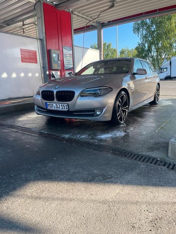 Gebraucht BMW 520 184 PS (135 kW) 2012 Beige Kombi