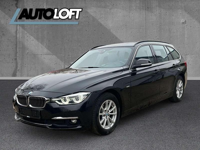 Gebraucht BMW 320 Luxury Line 190 PS (139 kW) 2017 Saphirschwarz Kombi