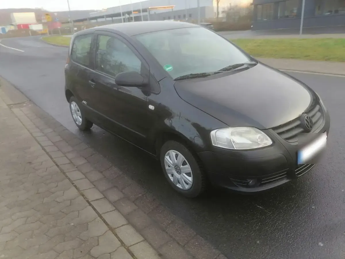 Gebraucht VW Fox Edition 54 PS (39 kW) 2007 Schwarz Kleinwagen