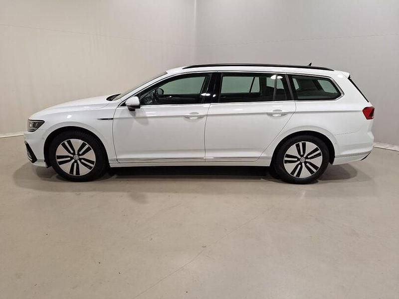 Gebraucht VW Passat GTE 218 PS (160 kW) 2020 Pure white Kombi