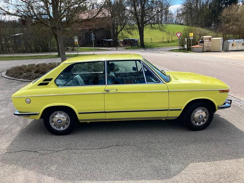 Gebraucht BMW 2002 100 PS (73 kW) 1973 Gelb Limousine