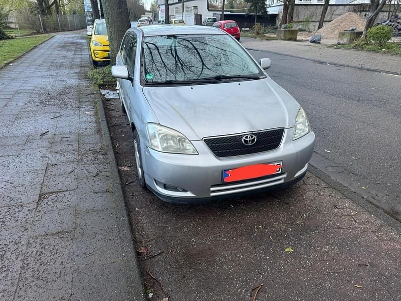 Gebraucht Toyota Corolla 110 PS (80 kW) 2002 Silber Limousine