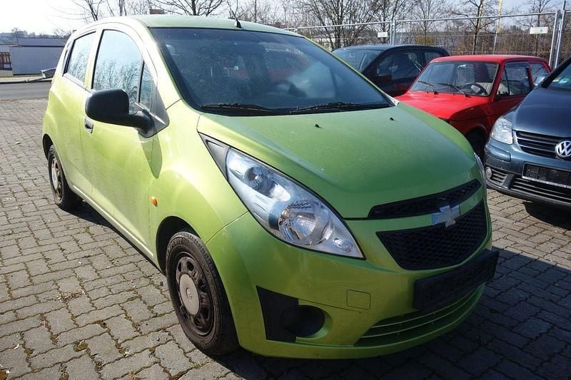 Second-hand Chevrolet Spark 68 CP (50 kW) 2010 Verde Hatchback