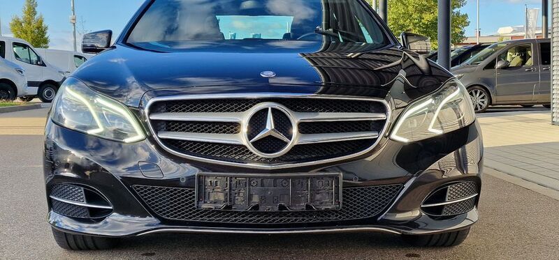 Schwarz Gebraucht 2013 Mercedes E350 Avantgarde Limousine | 15.000 € (Guter Preis) - Bild 1/4