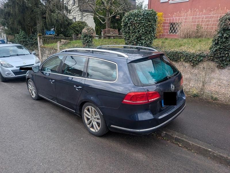 Gebraucht VW Passat Highline 170 PS (125 kW) 2011 Blau Kombi