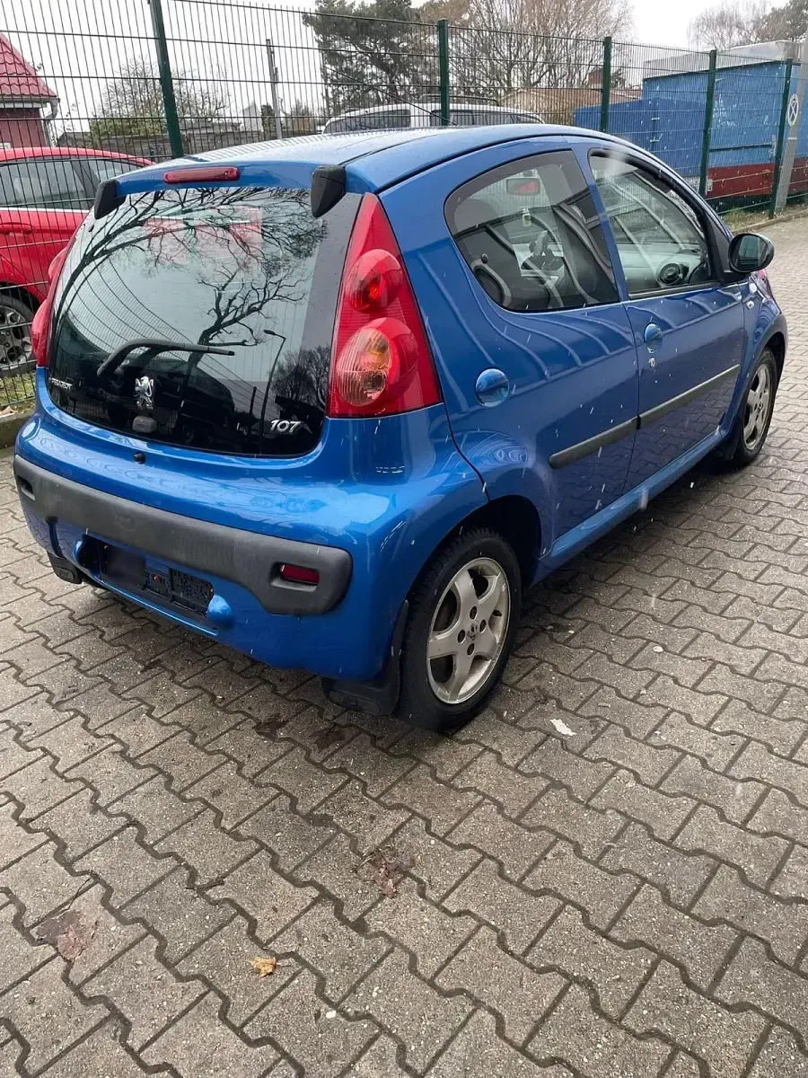 Gebraucht Peugeot 107 67 PS (49 kW) 2009 Blau Kleinwagen