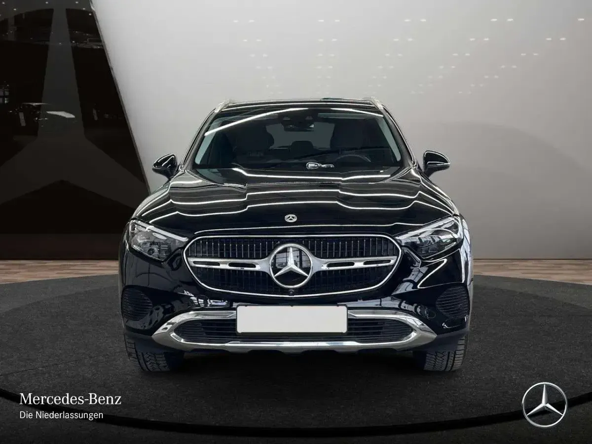 Gebraucht Mercedes GLC300de Avantgarde 197 PS (144 kW) 2023 Schwarz SUV