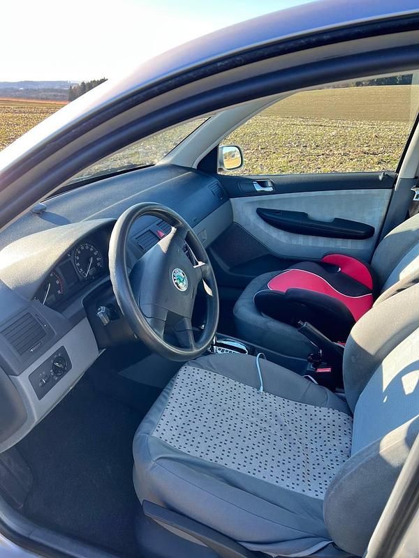 Gebraucht Skoda Fabia 75 PS (55 kW) 2001 Grau Kleinwagen