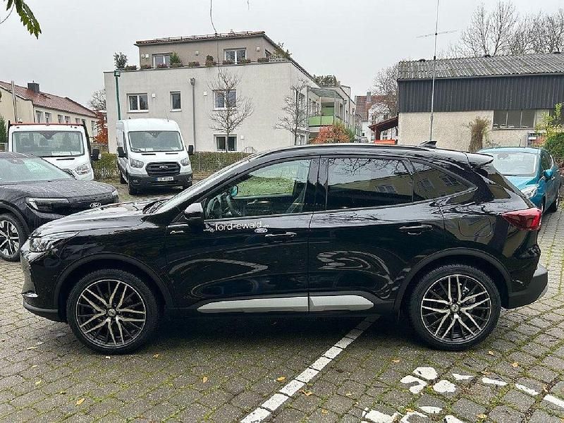 Second-hand Ford Kuga Active X 152 CP (111 kW) 2024 Negru SUV