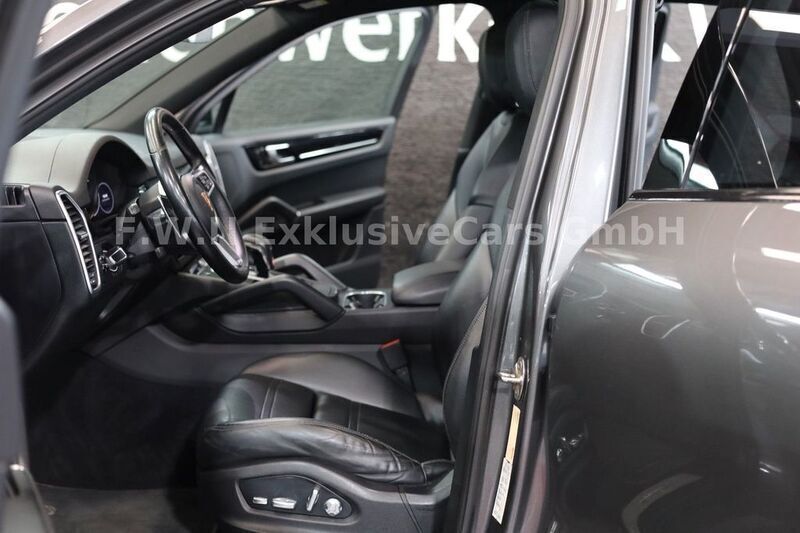 Gebraucht Porsche Cayenne 340 PS (250 kW) 2019 Grau SUV