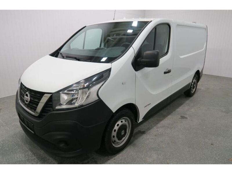 Weiß Gebraucht 2017 Nissan NV300 S Van | 16.990 € (Teuer) - Bild 1/4