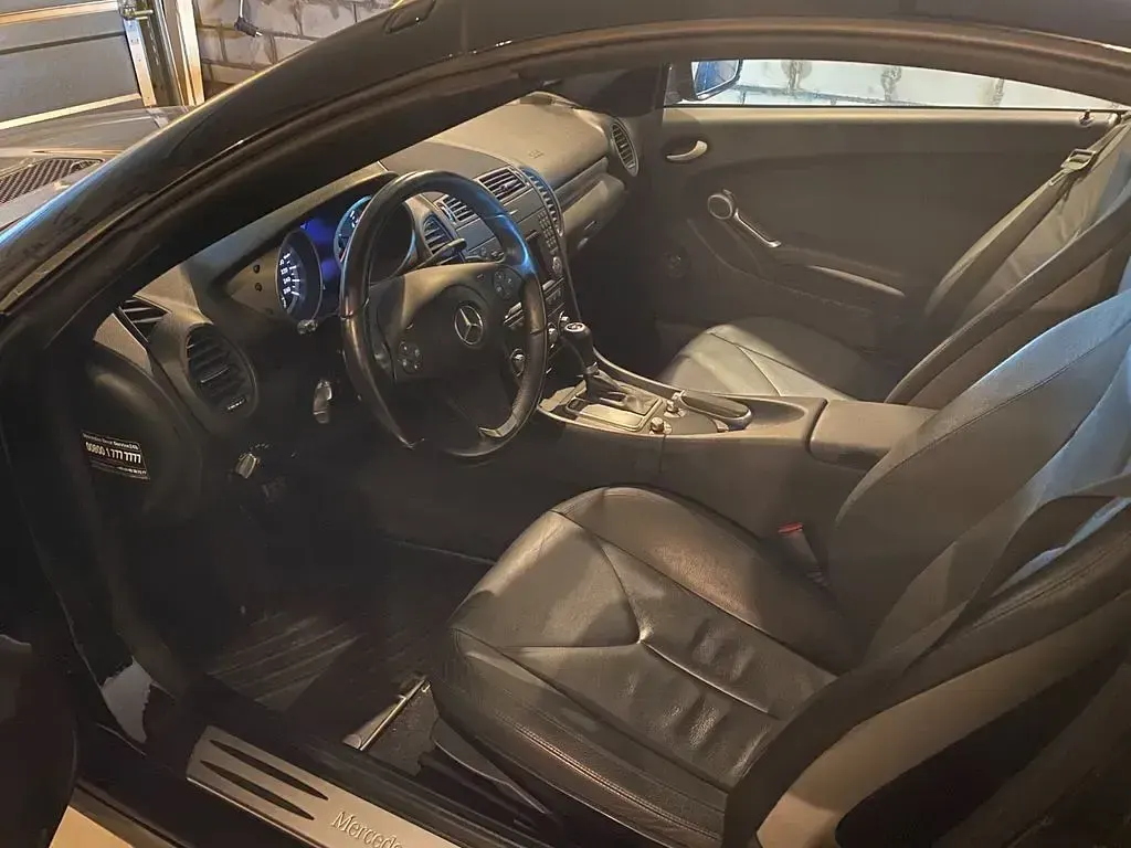 Gebraucht Mercedes SLK300 231 PS (169 kW) 2009 Schwarz Cabrio