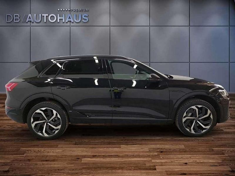 Gebraucht Audi Q8 e-tron S-Line 300 kW (408 PS) 2024 Schwarz SUV