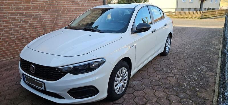 Gebraucht Fiat Tipo Easy 95 PS (69 kW) 2018 Weiß Limousine