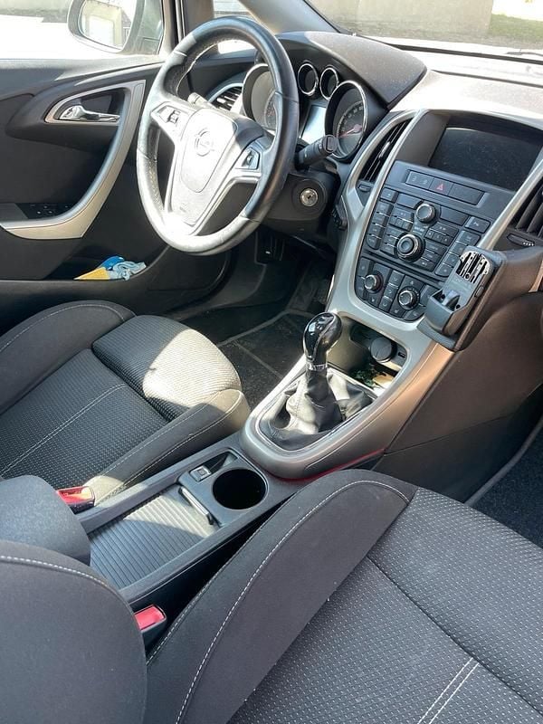 Gebraucht Opel Astra 110 PS (80 kW) 2012 Grau Kombi