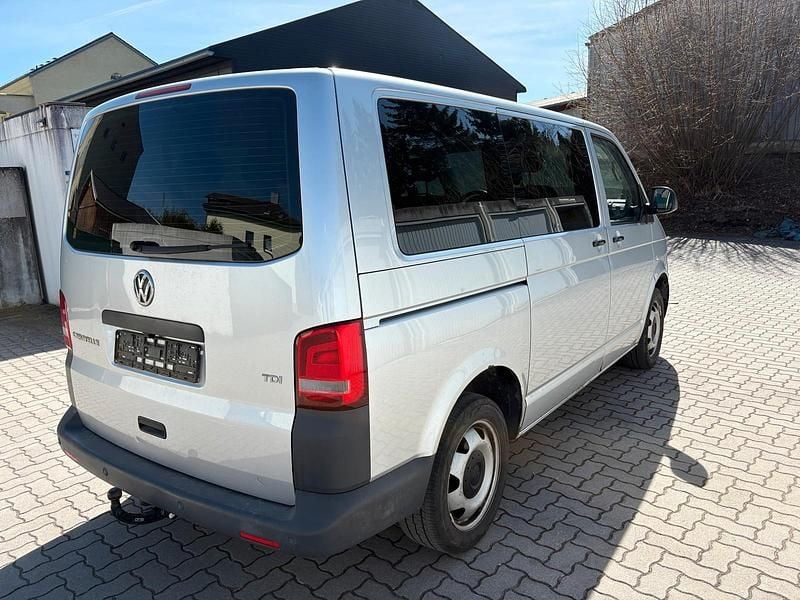 Używany VW Caravelle 179 KM (131 kW) 2012 Srebrny Van