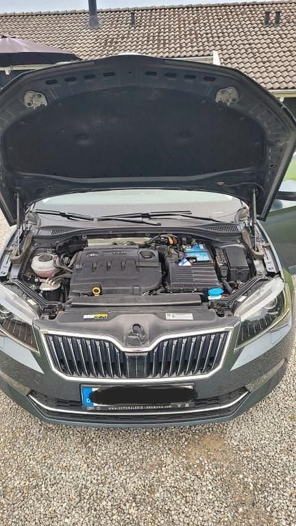 Gebraucht Skoda Superb Style 190 PS (139 kW) 2019 Grau Limousine
