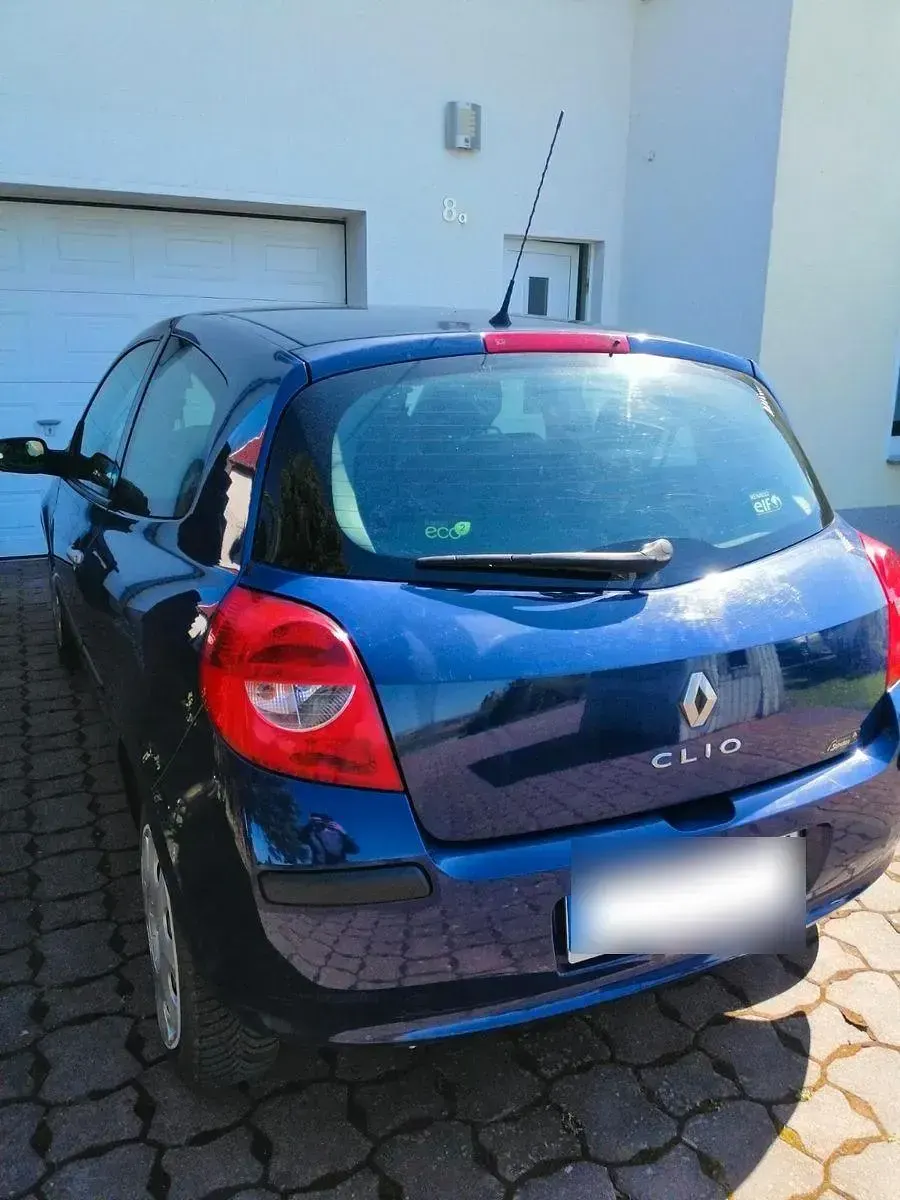 Gebraucht Renault Clio II Dynamique 75 PS (55 kW) 2008 Blau Limousine